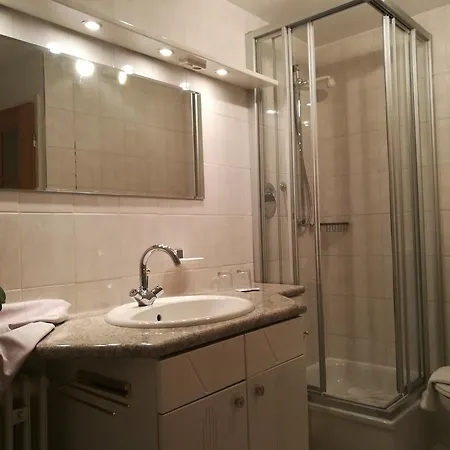 Gasthuis Und Restaurant Reck